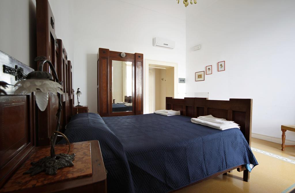 Ortigia Camere Con Vista Da Giulio B&B Syracuse Exterior foto