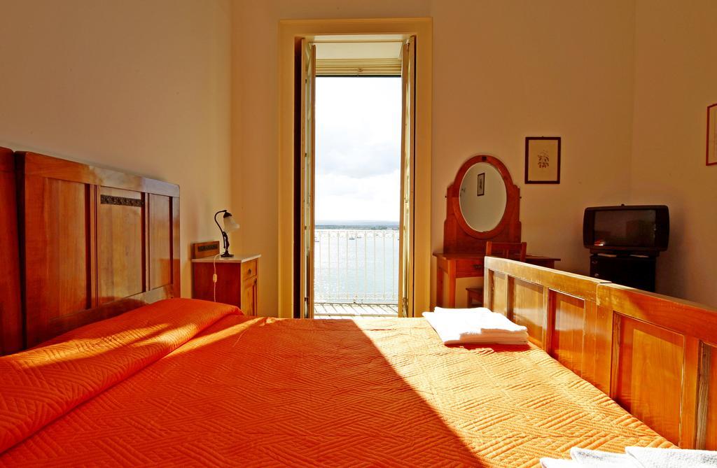 Ortigia Camere Con Vista Da Giulio B&B Syracuse Exterior foto