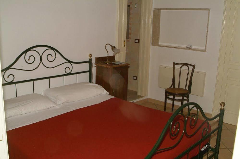 Ortigia Camere Con Vista Da Giulio B&B Syracuse Exterior foto